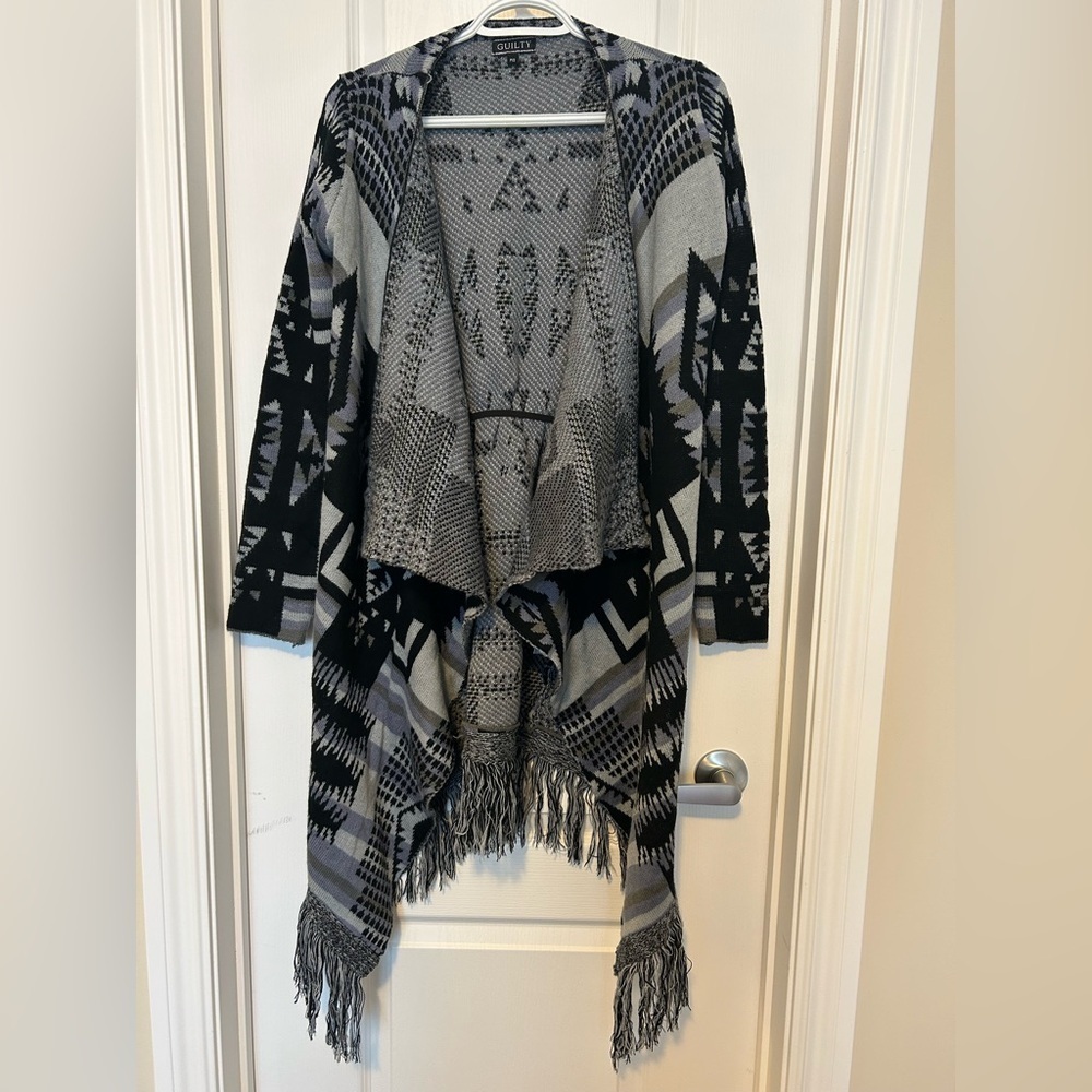 Black and Gray Patterned Women's Sweater